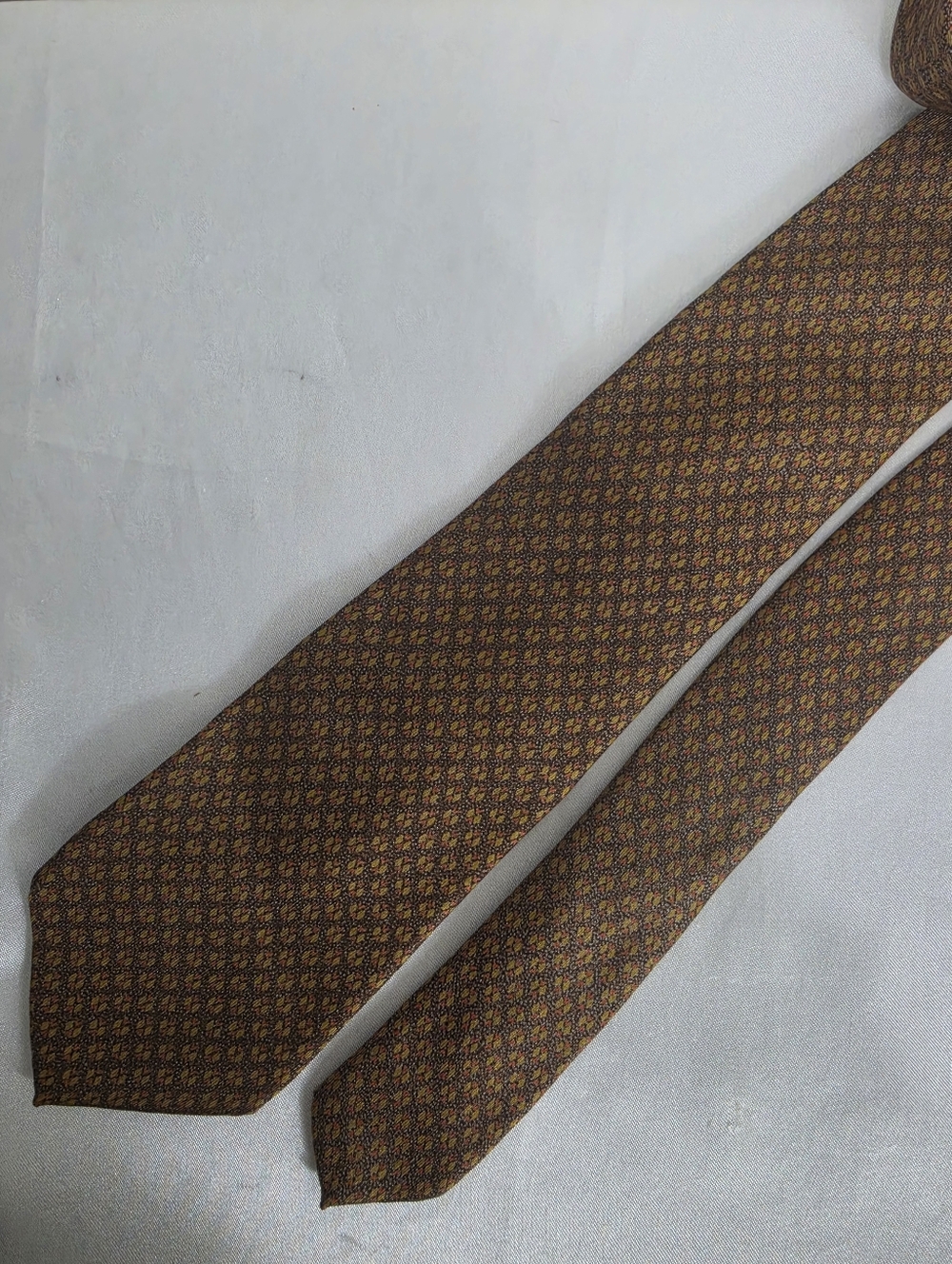 Lanvin Paris 100% Silk Brown Patterned Men's Tie  Classic Woven Design